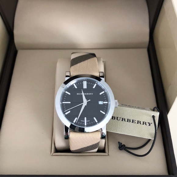 Burberry Watch NWT - Picture 1 of 3